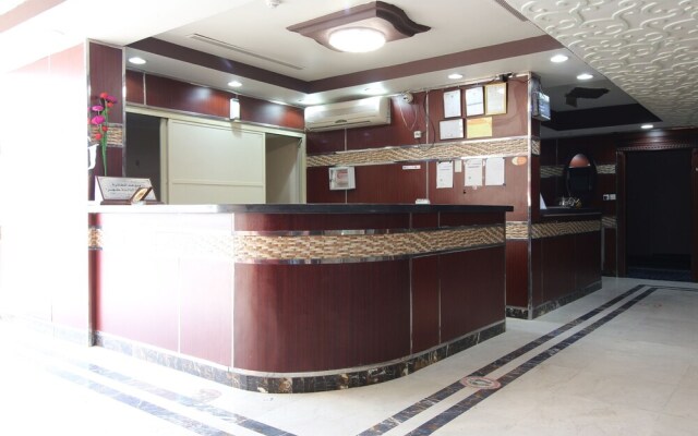 OYO 594 Taj Lamar Furnished Apartments