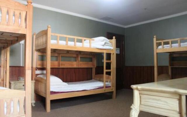 Canal International Youth Hostel