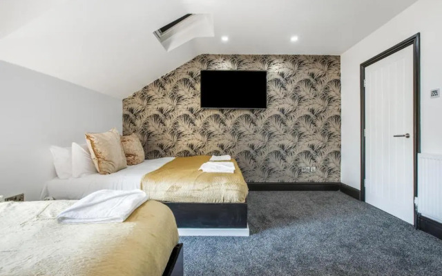 Mixies Manor Sasco Apartments