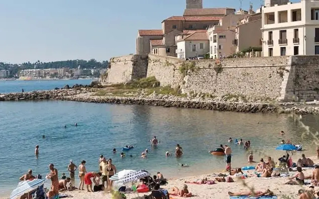 Apartment Near the Beaches Right in the Center Comfortable