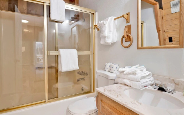 Fox & Bears Retreat#2190