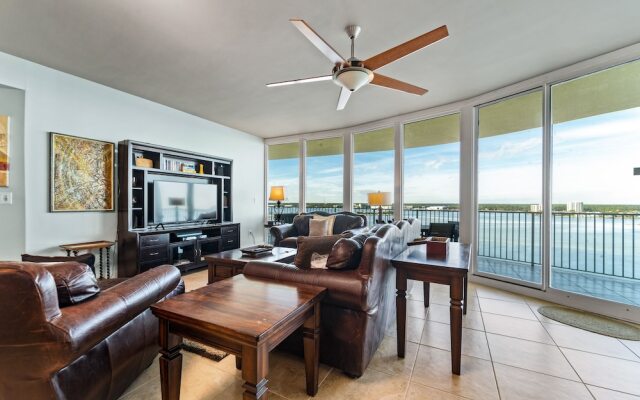 Crc1105 3 Bedroom Condo