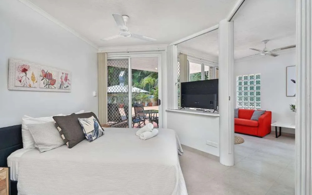 Golden Sands Beachfront Resort – Guest Rooms – Cairns