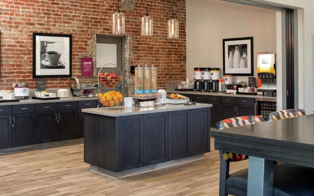 Hampton Inn Petaluma, CA