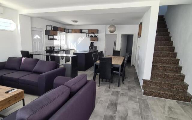 Oura - Large Villa - Private Pool - 5 Bedrooms