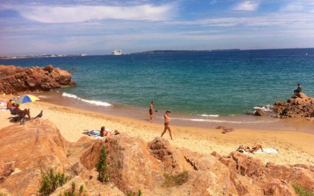 Cannes Terrace Beach Front & Sea view