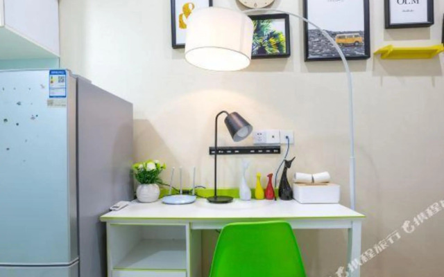 Yuju Hotel Apartment (Shanghai Pengpu New Village Subway Station)