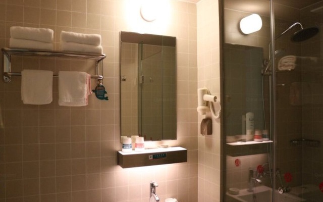 Jinjiang Inn Select Xining West Wusi Road New Hualian Square – Bathroom – Xining