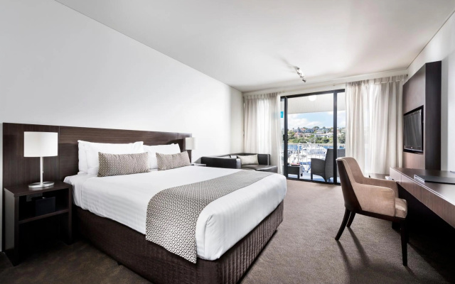 Pier 21 Riverside Apartment Hotel – Guest Rooms – Perth