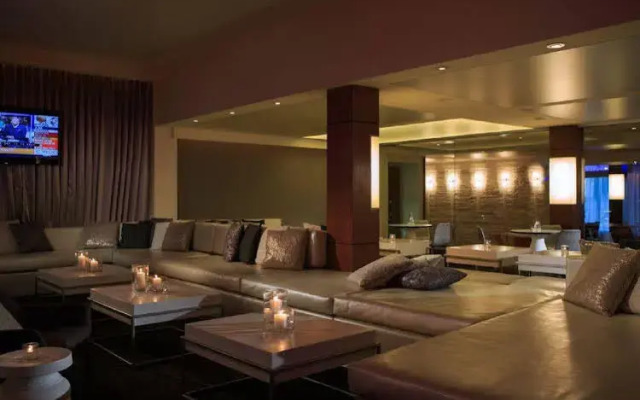 Renaissance Ocean Suites