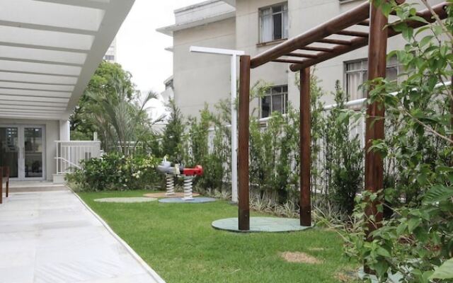 Apartamento em Pinheiros com Piscina