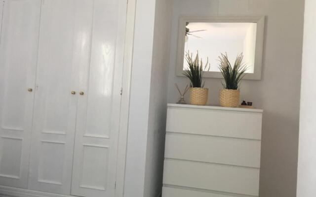 Marbella Lovely 3-bedroom Apartment 350 m Walk to the Beach