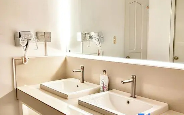 NomadsMNL Hostel