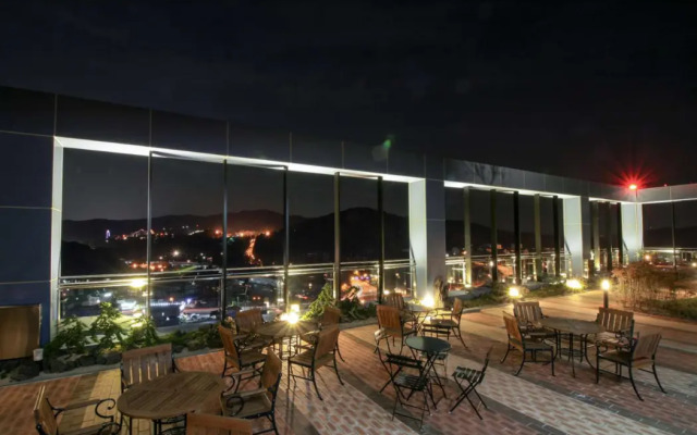 Golden Tulip Ever Yongin Hotel