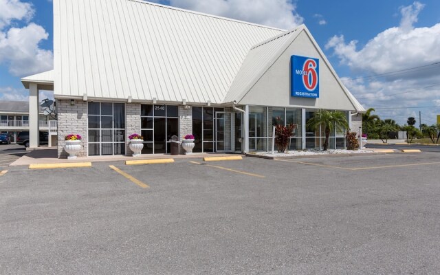 Studio 6 Englewood, FL