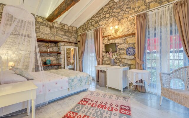 Alacati Eski Ev Hotel