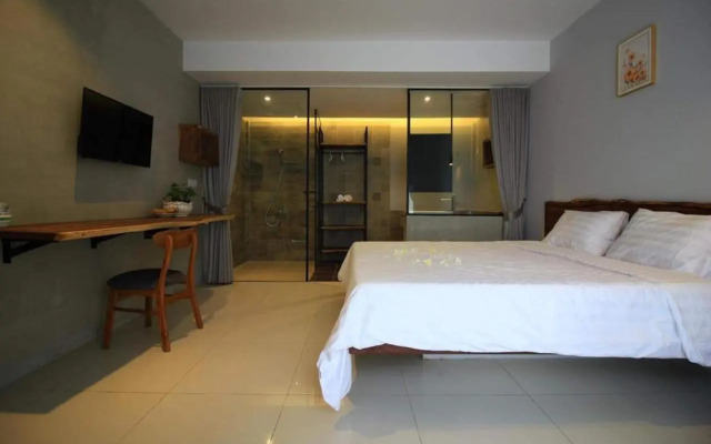 Mango Hotel