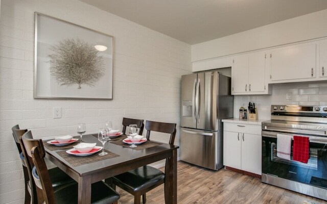 Cozy Arcadia Hideaway W/charm & Style!
