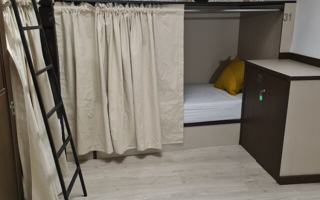 M-A Rooms Mate