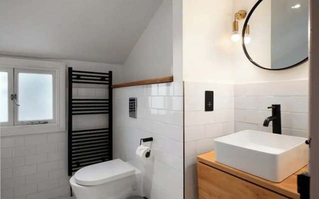 VESTO Three Bedroom Apartment in Clapham