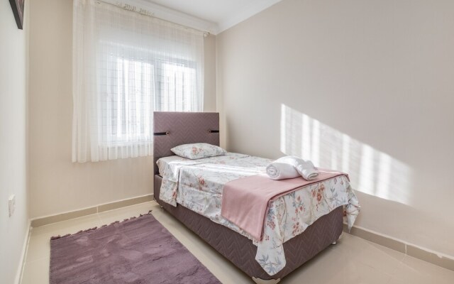 Villa Aris by Villatatilin