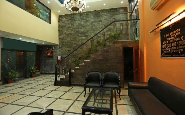 OYO 8178 Hotel Saket