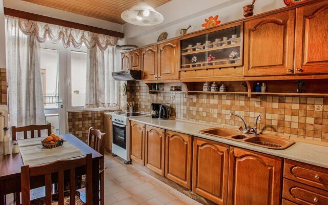 Gorgeous Holiday Home in Arhanes with Balcony