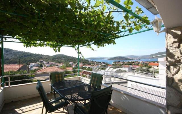 Holiday House Neda