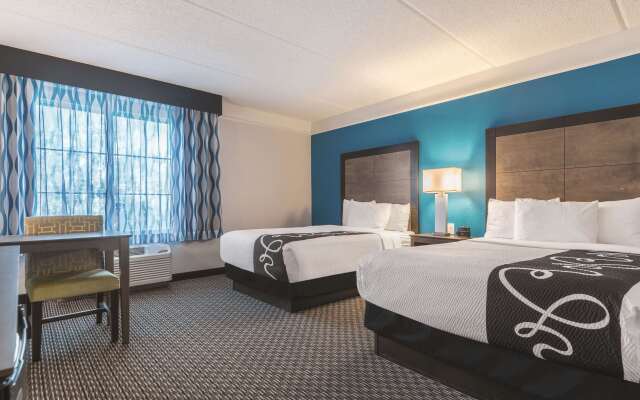 La Quinta Inn & Suites by Wyndham Orlando Lake Mary