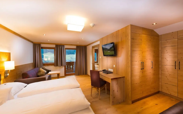 Hotel & Chalet Dorfer