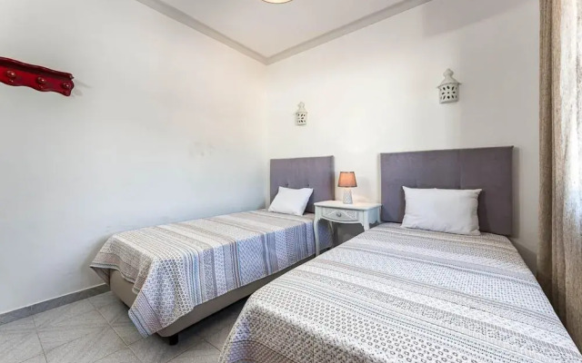 New Sunset Haven in Gale-2br With Big Terrace