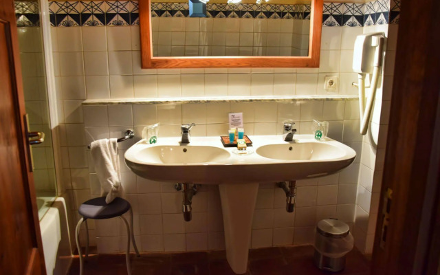 Real Posada De La Mesta