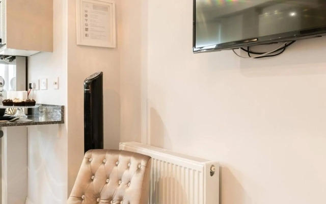 12 Helena Luxury Serviced Apartment