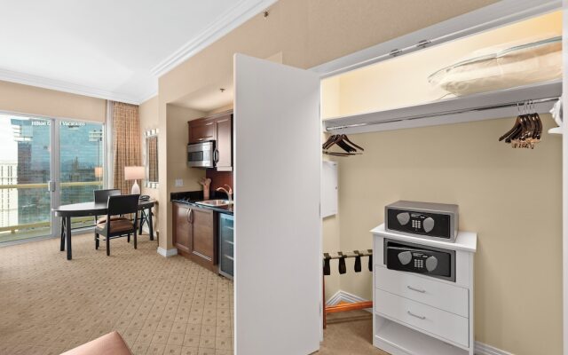 Lucky Gem Penthouse Suites at Signature