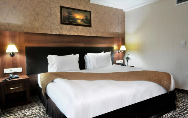 Rhiss Hotel Bostanci