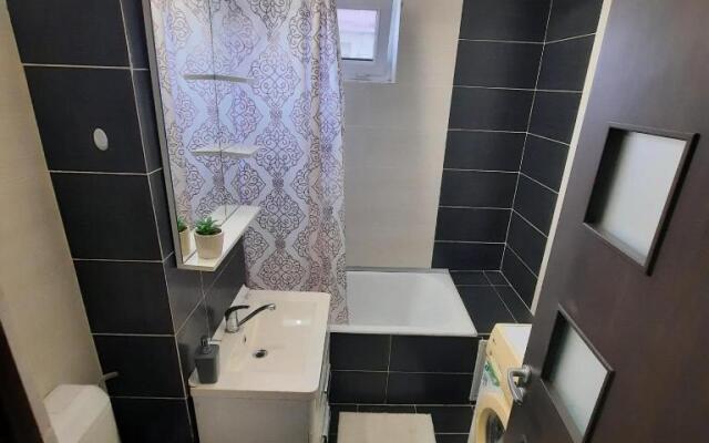 Apartament intr-o zona linistita din Piatra Neamt.