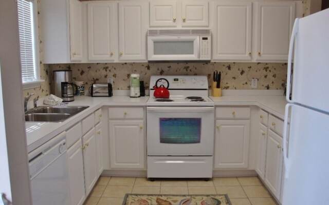 Arbor Trace Condo #723