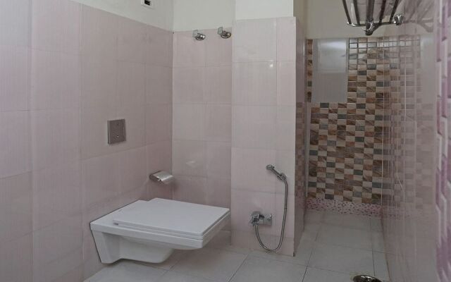 OYO 10734 Hotel NE Residency