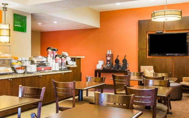 Comfort Suites