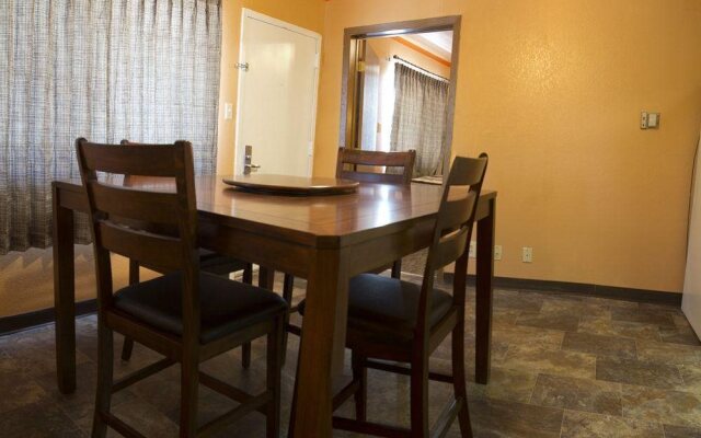 Capitol Inn & Suites