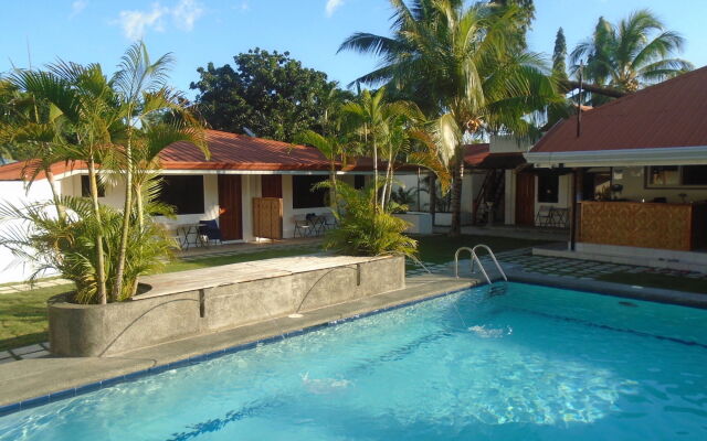 Parrot Resort Moalboal