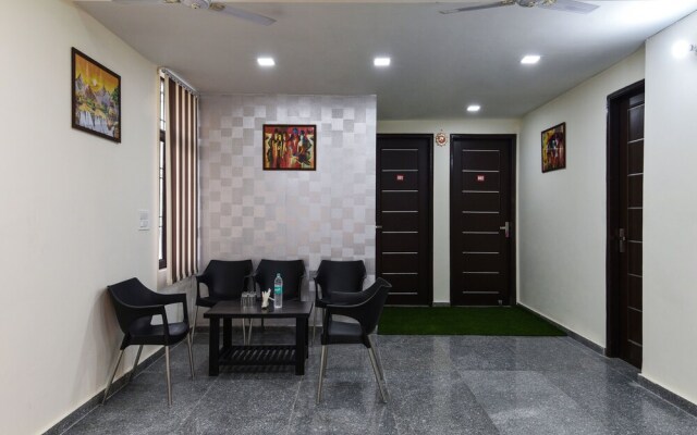 OYO 14722 Diamond Stay