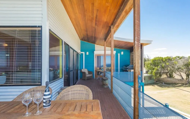 Wave House - Beach Front Lancelin