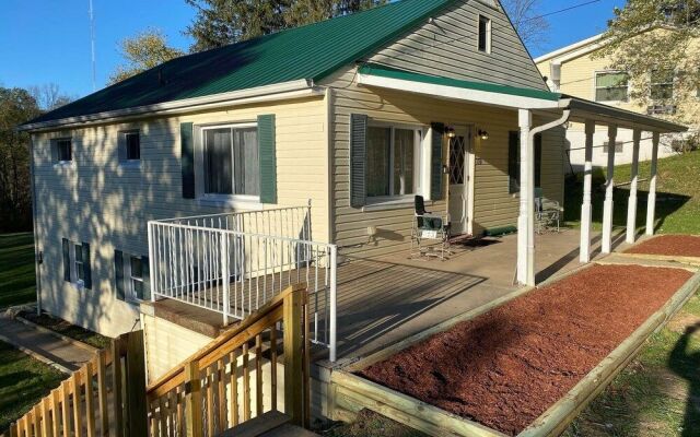 Country Comfy Right in Town