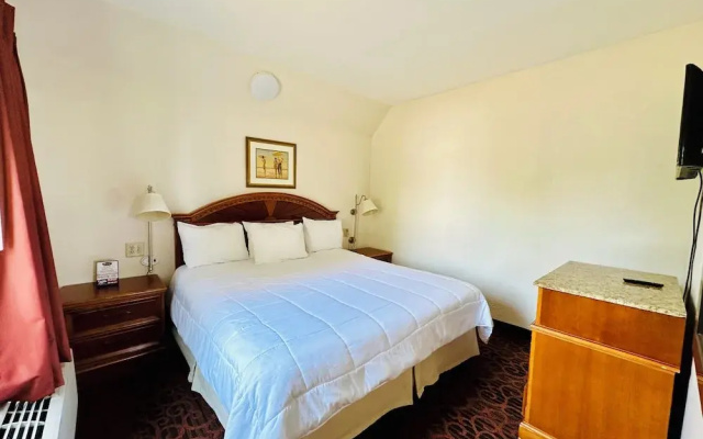Bayshore Inn