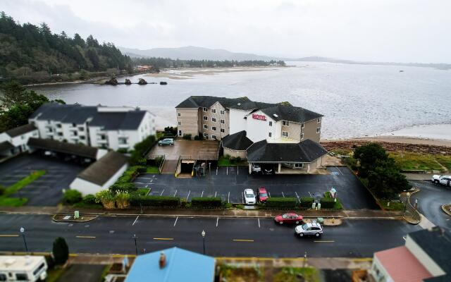 Siletz Bay Beachfront Hotel by OYO Lincoln City