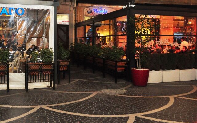 Drop Inn Baku