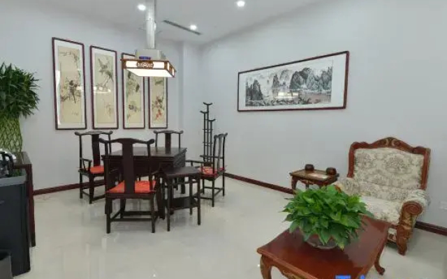 San He Hotel