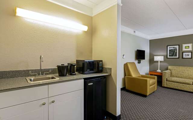 La Quinta Inn & Suites by Wyndham Macon