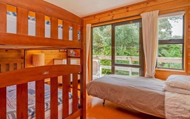 Hosts on the Coast Tui's Feast